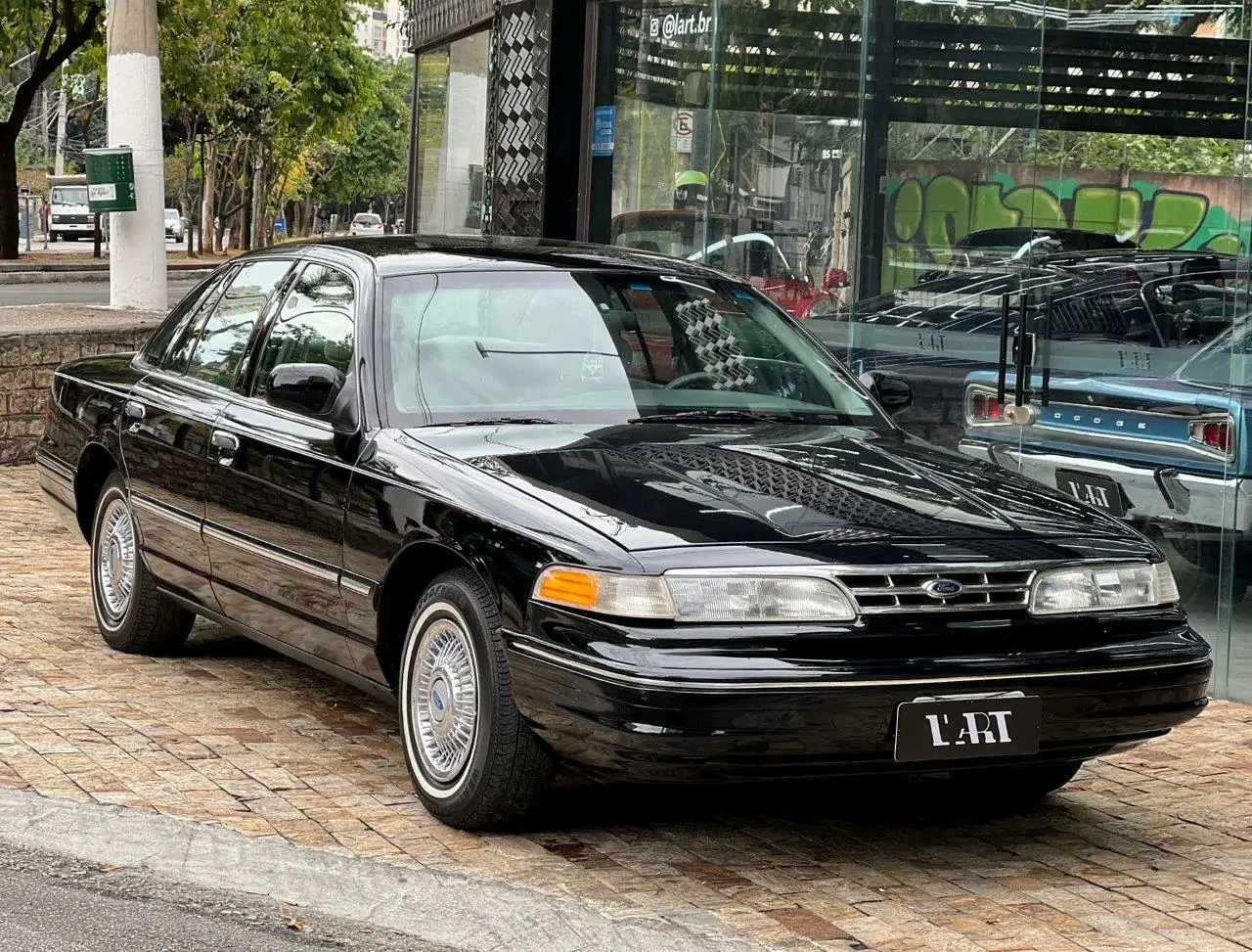 FORD CROWN VICTORIA - 1997