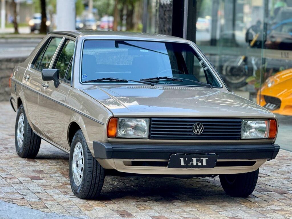 VW VOYAGE LS 4P - 1983