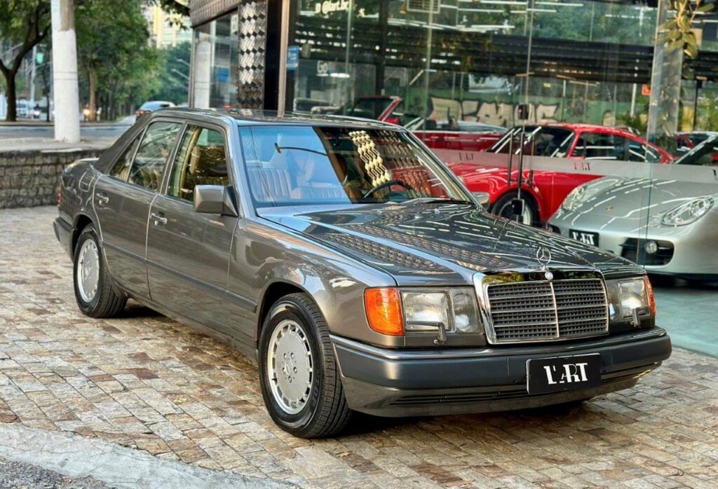 MERCEDES-BENZ 300 E - 1989