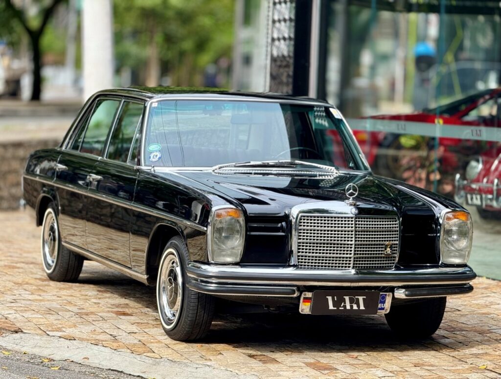 MERCEDES-BENZ 250 /8 - 1971 (W114)
