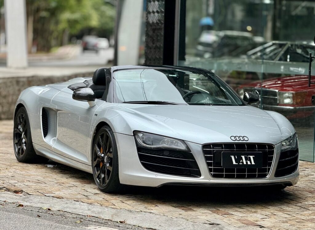 AUDI R8 5.2 FSI QUATTRO SPYDER V10 - 2011